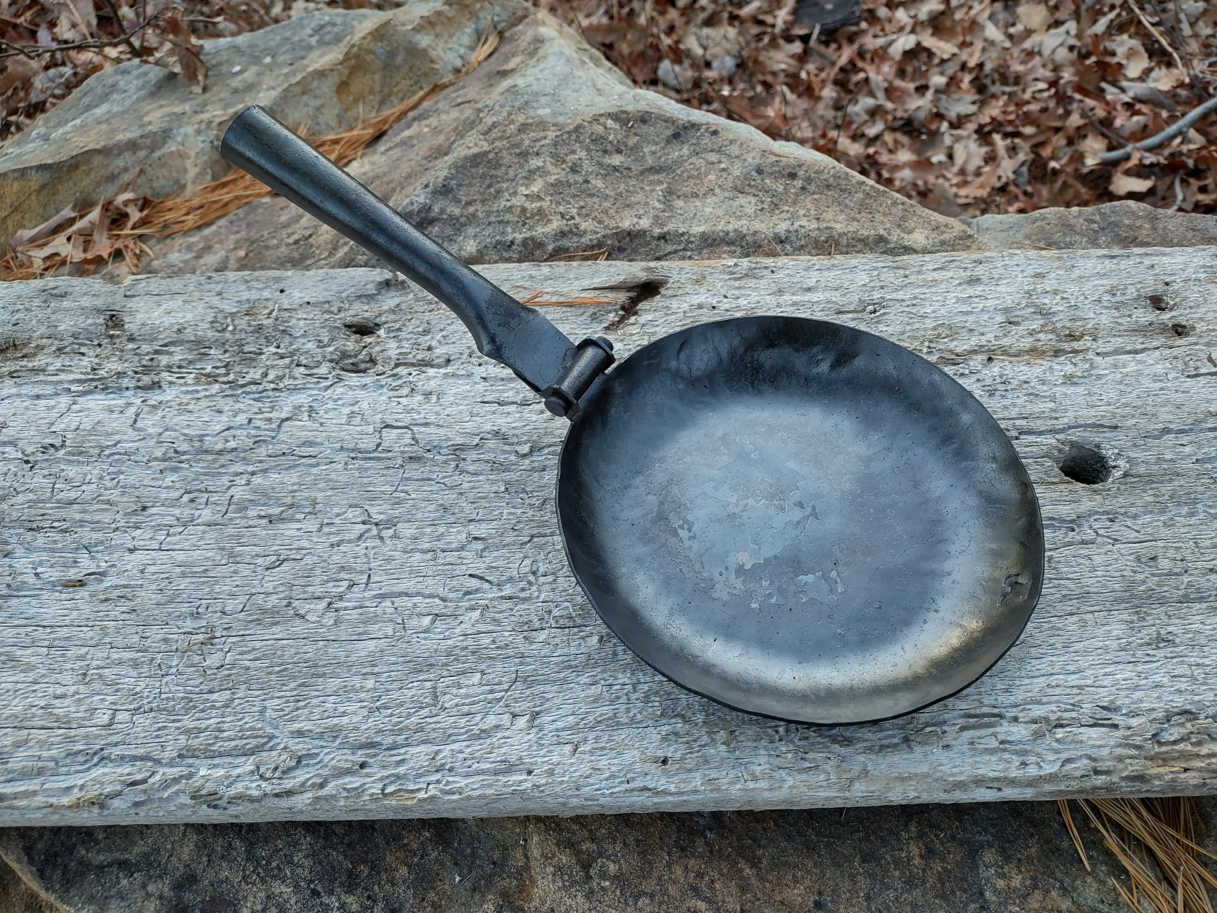 6.5 Diameter Deep Folding Handle Skillet