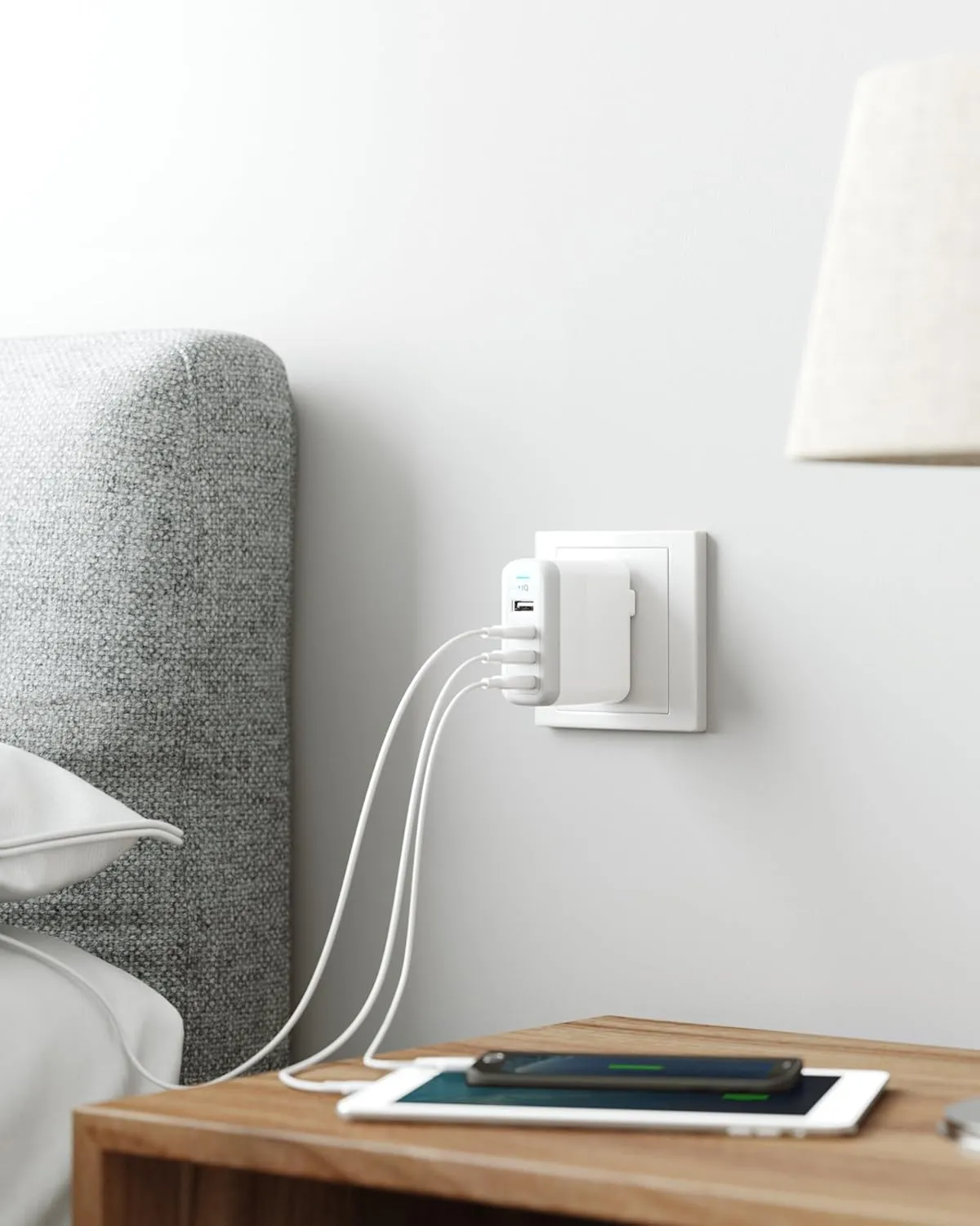 Anker Charger, 40W 4-Port USB Phone Charger with Foldable Plug, PowerPort 4 for iPhone 14/Pro/Pro Max/13/12, iPad Pro/Air/Mini, Galaxy S23/S22/S21, Note 20 Ultra, LG, Nexus, HTC, and More