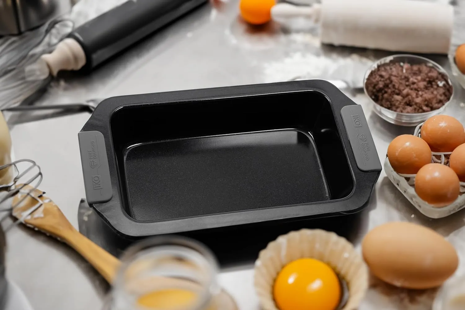IKO Pure Diamond Ceramic Non Stick Bakeware (Black, 9"x5" Loaf Pan)