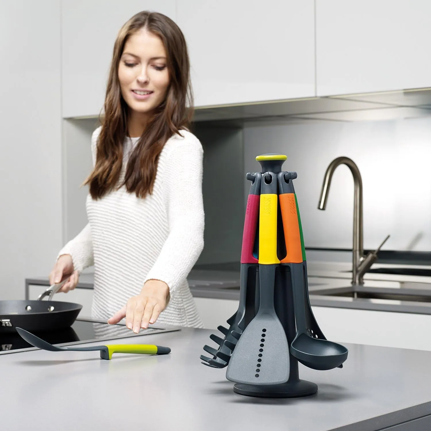 Joseph Joseph Carousel Nylon Kitchen Utensil Tool and Gadget Set with Rotating Storage Stand, 6-Piece Non Stick Tools with Ergonomic Handles, Multicolor