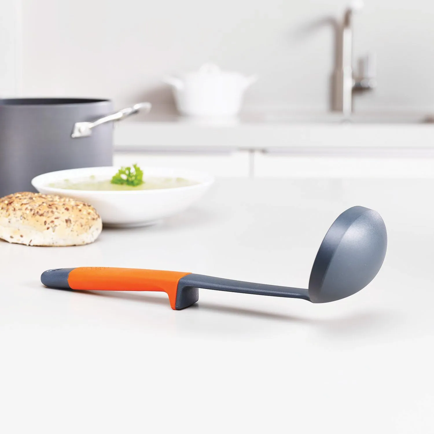 Joseph Joseph Carousel Nylon Kitchen Utensil Tool and Gadget Set with Rotating Storage Stand, 6-Piece Non Stick Tools with Ergonomic Handles, Multicolor