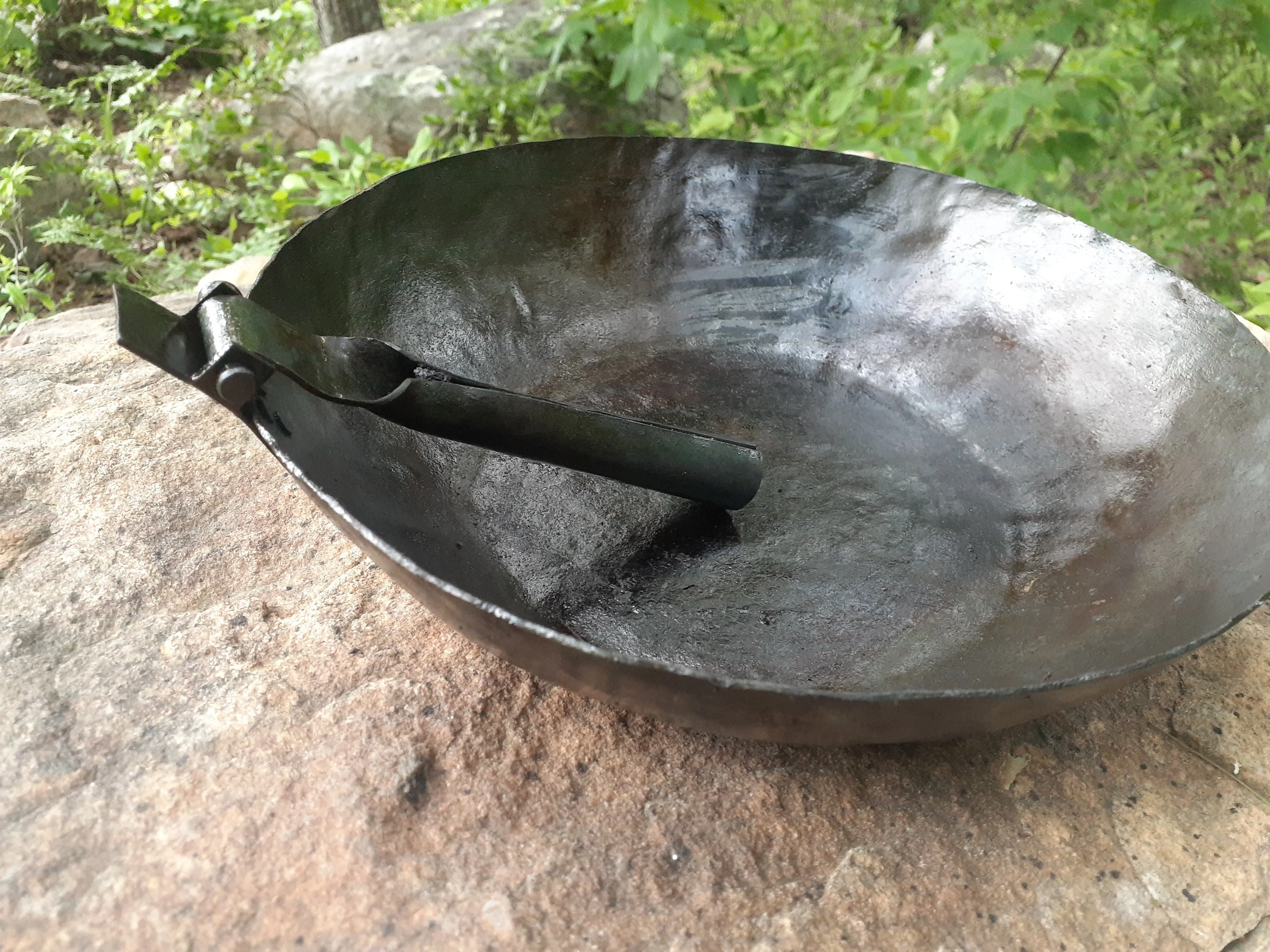 Large Folding Handle Deep Skillet / Pot