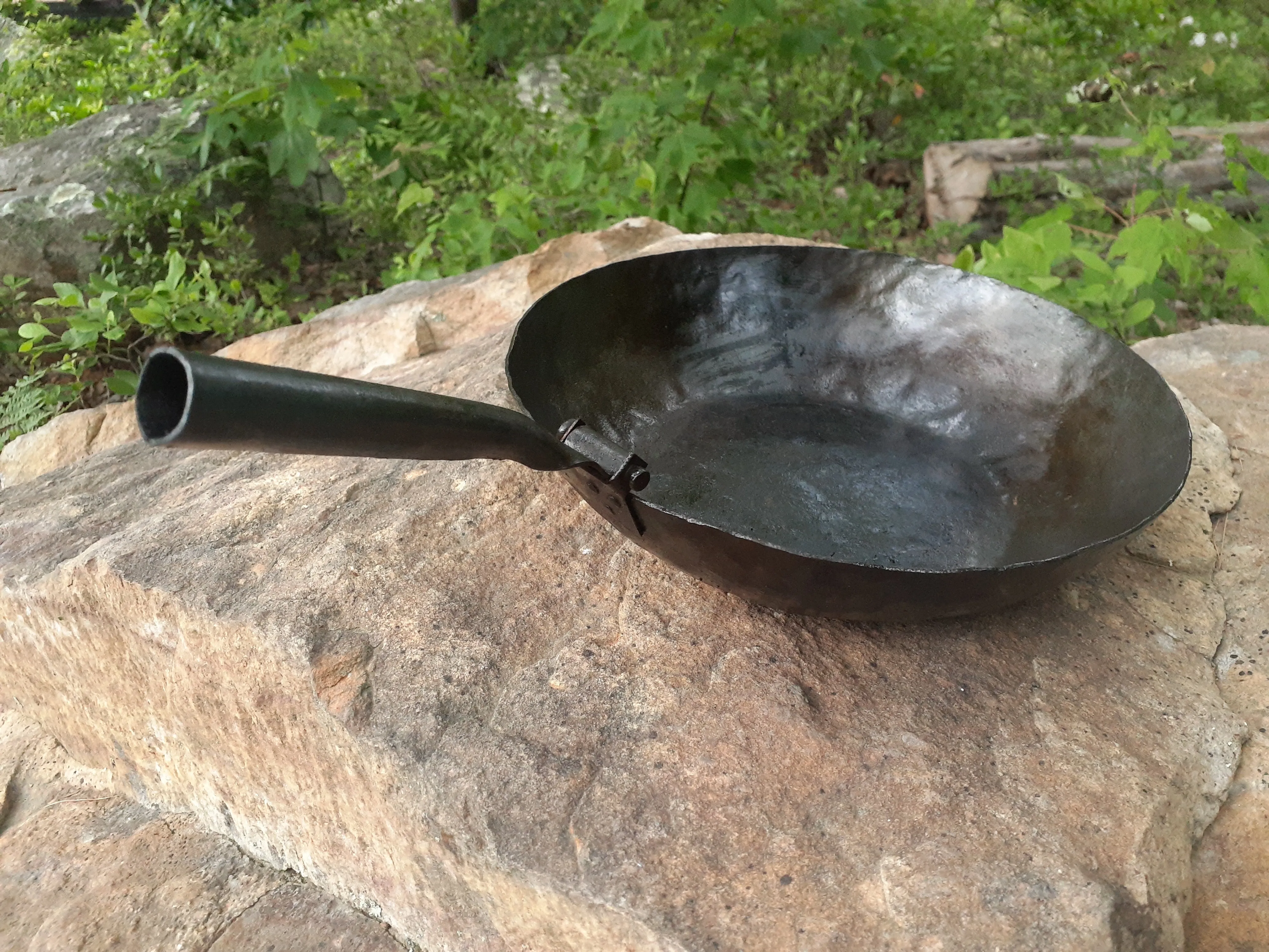 Large Folding Handle Deep Skillet / Pot