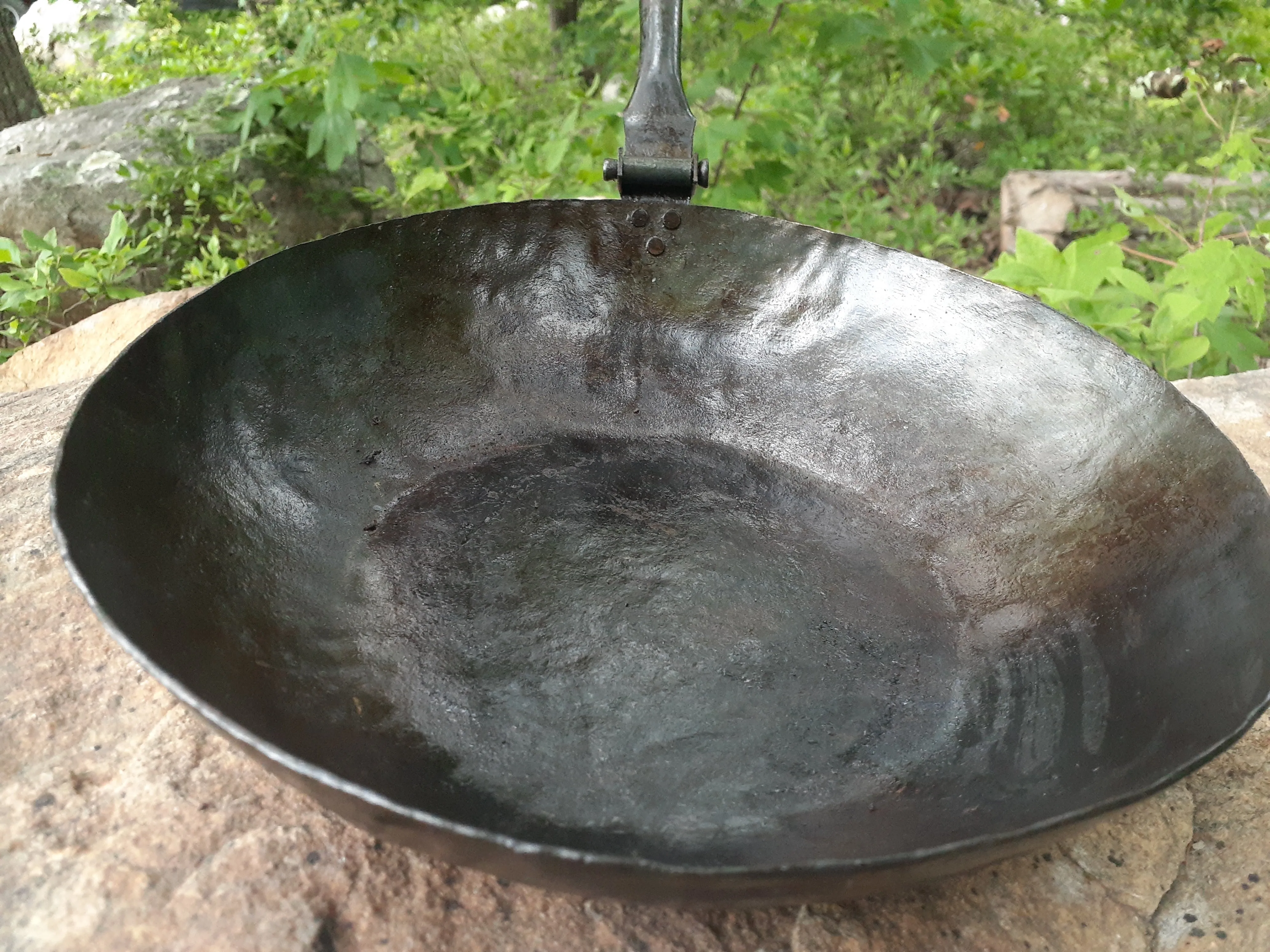 Large Folding Handle Deep Skillet / Pot