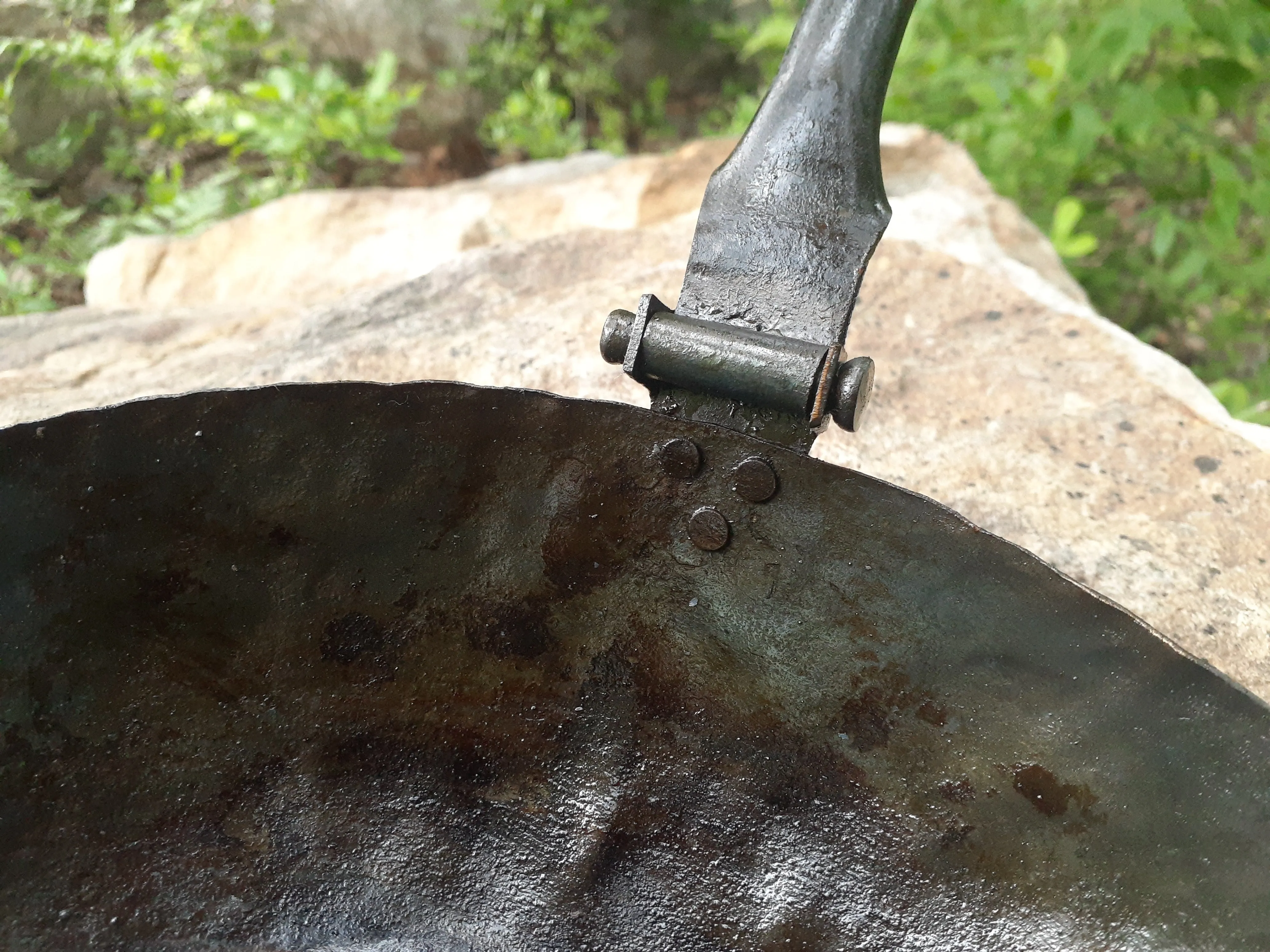 Large Folding Handle Deep Skillet / Pot