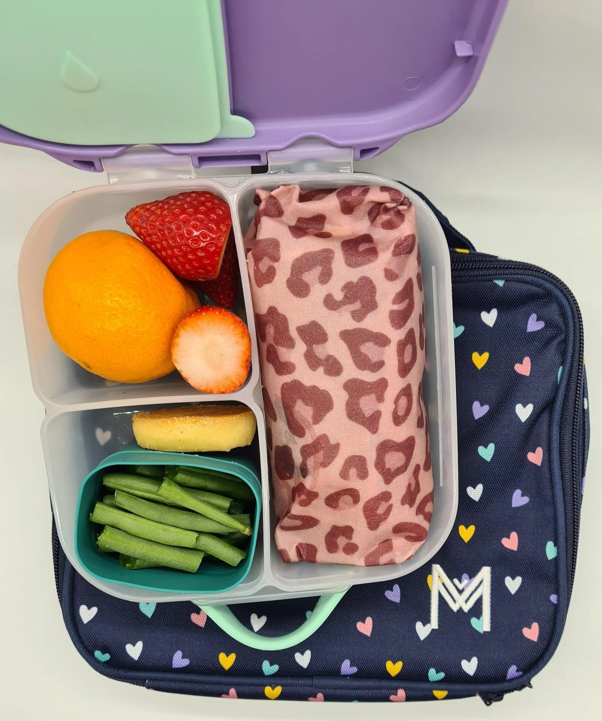 MONTII.CO Medium Insulated Lunch Bag - Hearts
