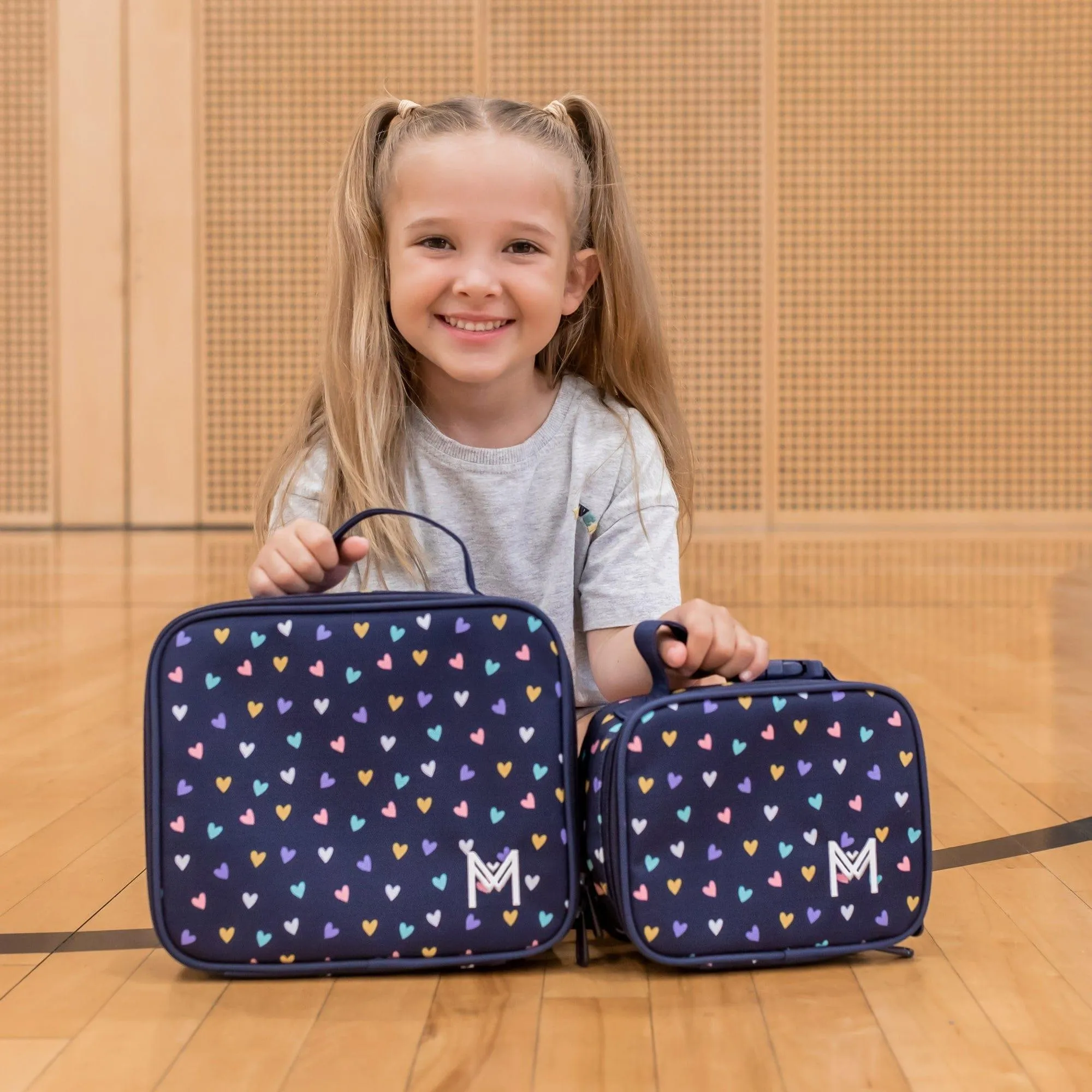 MONTII.CO Medium Insulated Lunch Bag - Hearts