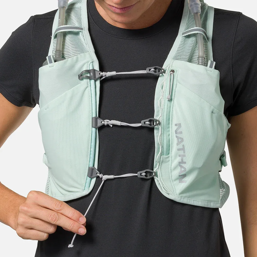 Nathan Women's Pinnacle Breeze 4L Hydration Pack