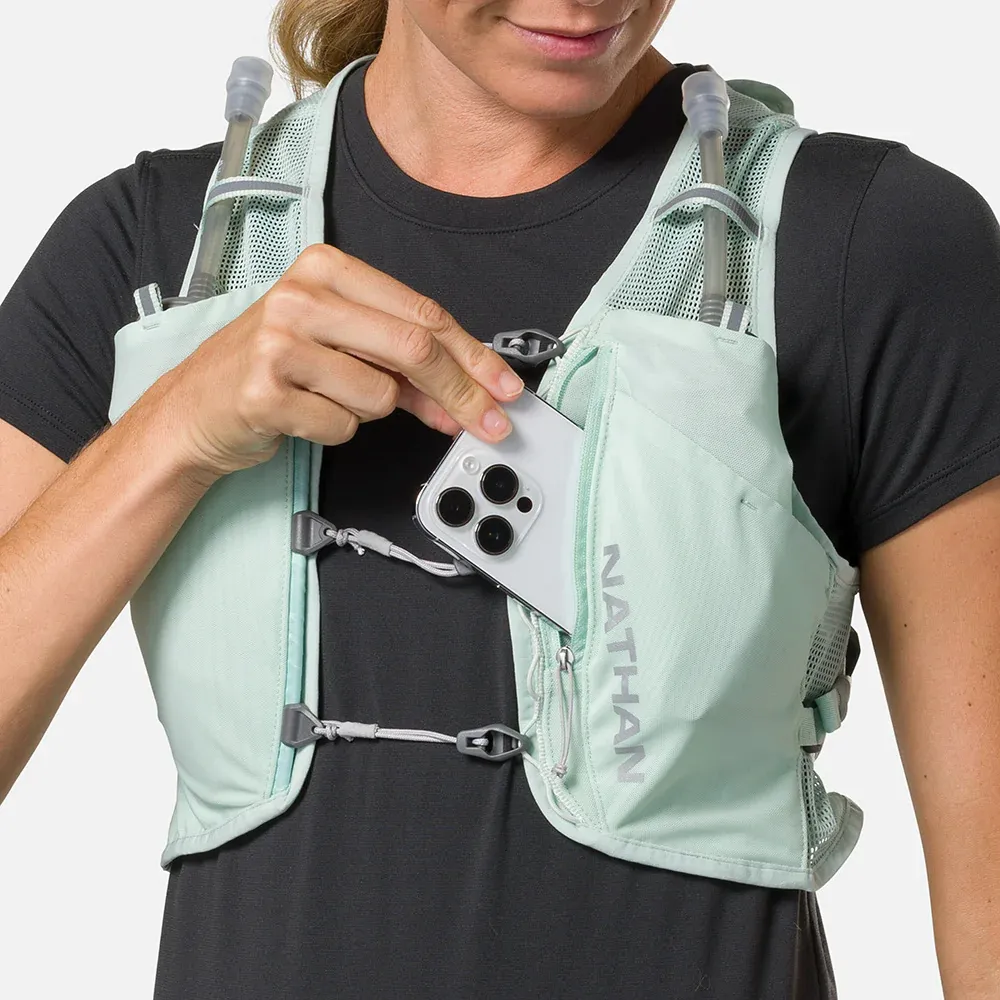 Nathan Women's Pinnacle Breeze 4L Hydration Pack