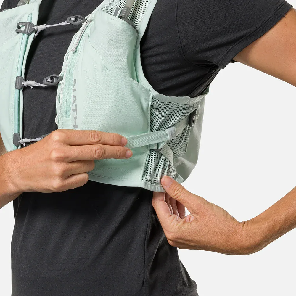 Nathan Women's Pinnacle Breeze 4L Hydration Pack