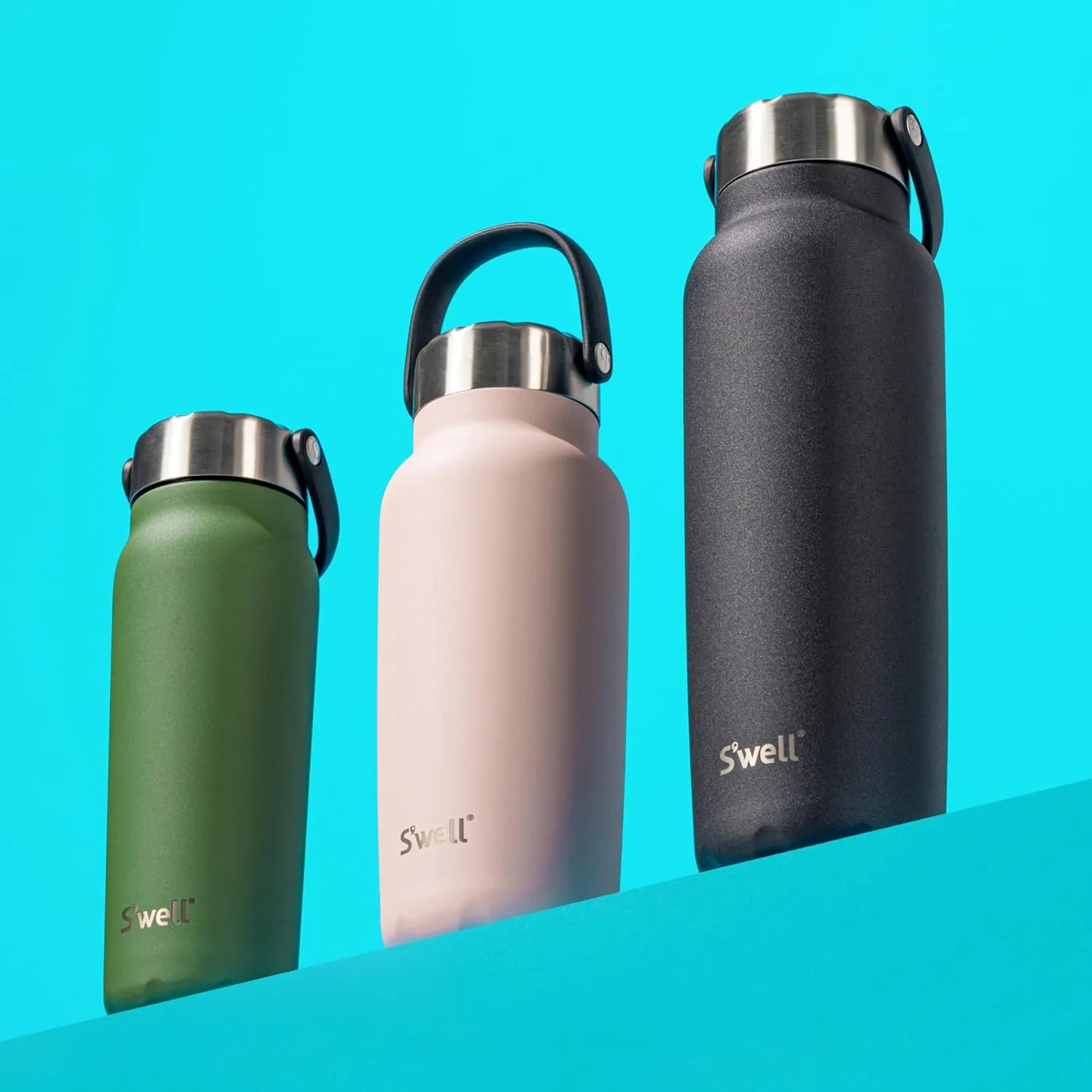 S'well Recycled Stainless Steel Explorer with Insulated Lid and Handle, 32oz, Onyx, Triple Layered Vacuum Insulated Containers Keeps Drinks Cold for 42 Hours and Hot for 10
