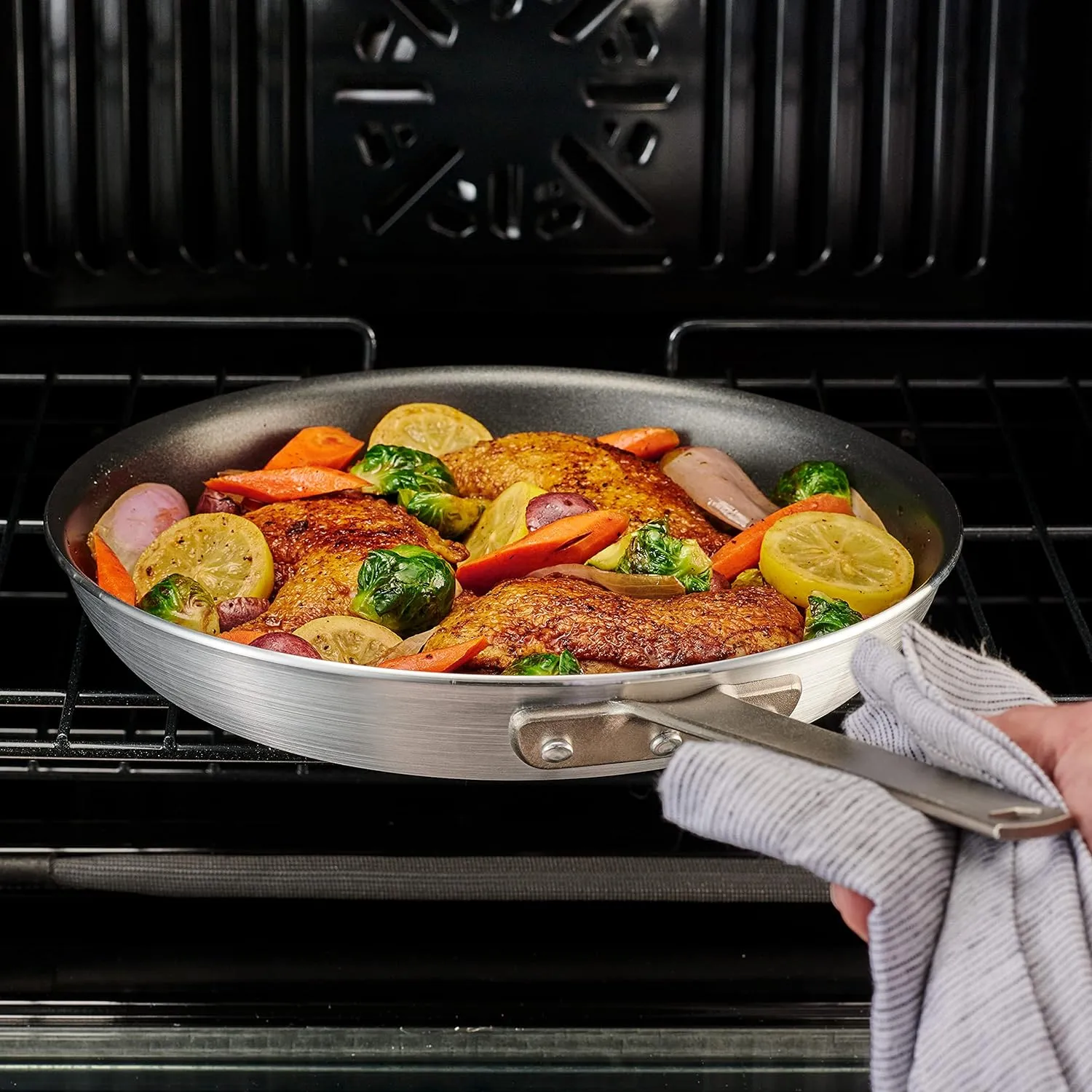 Tramontina Professional Fusion 12-Inch Non Stick Large Frying Pan, Heavy-Gauge Aluminum Skillet with Reinforced Nonstick Coating, Dishwasher and Oven Safe