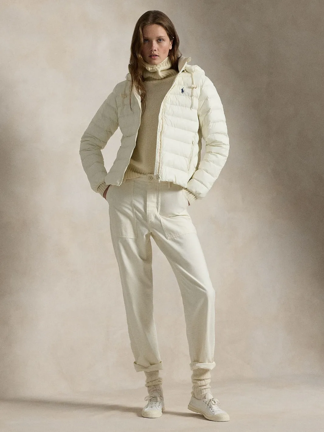 WATER-RESISTANT PACABLE HOODED JACKET Kremfarget