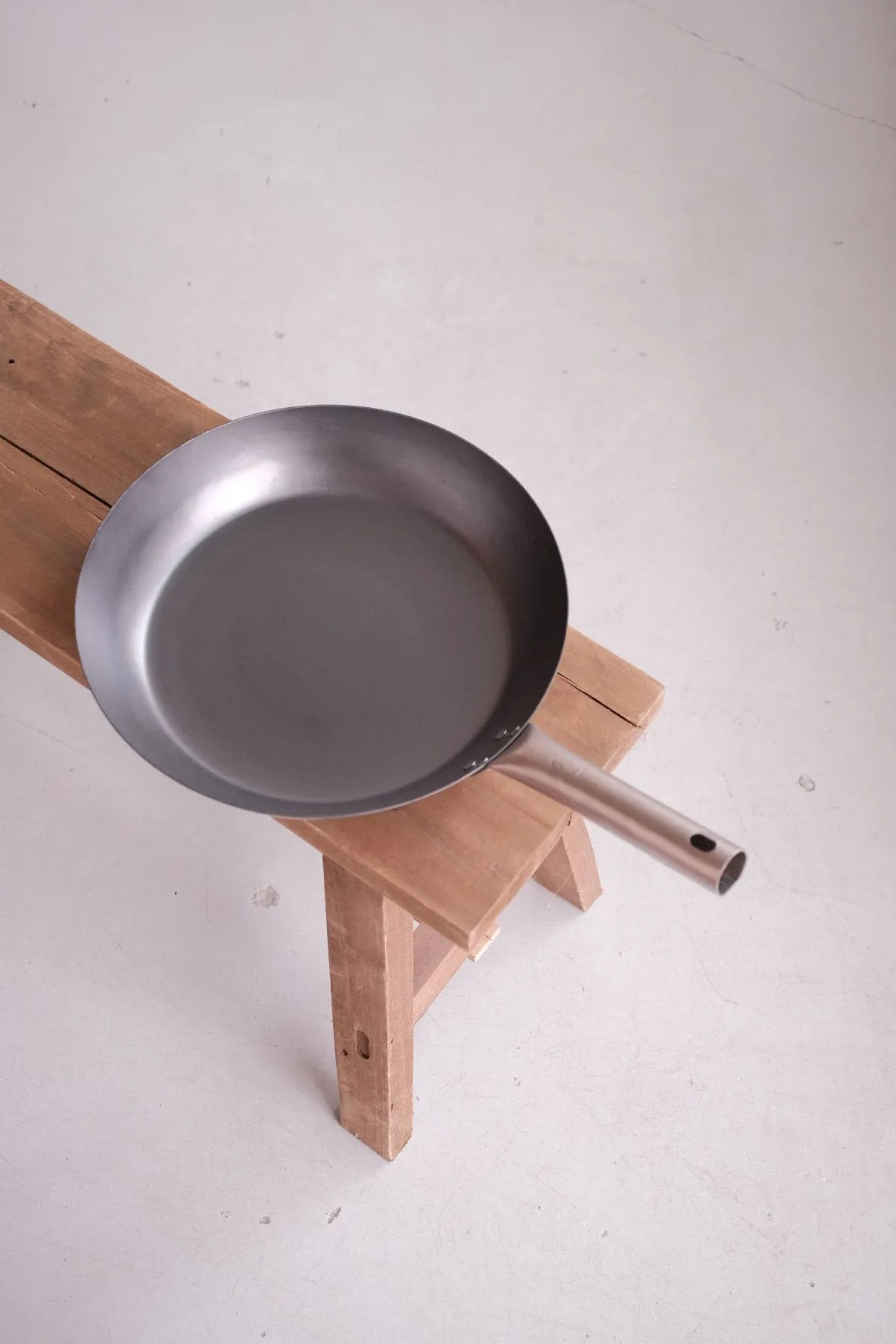 Yamada Kogyosho 山田工業所 HANAKO a Frying Pan with Titanium Handle (28cm)