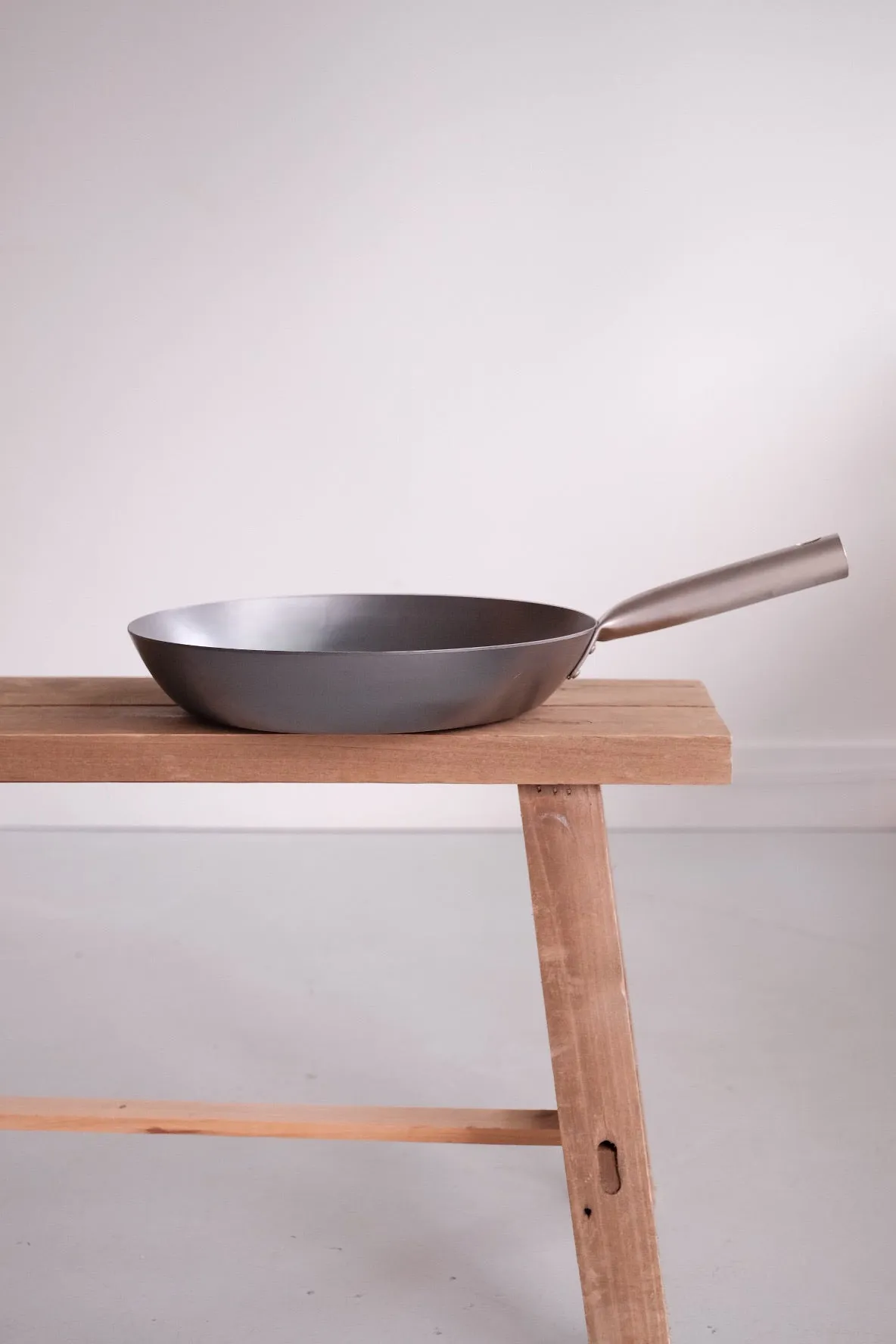 Yamada Kogyosho 山田工業所 HANAKO a Frying Pan with Titanium Handle (28cm)
